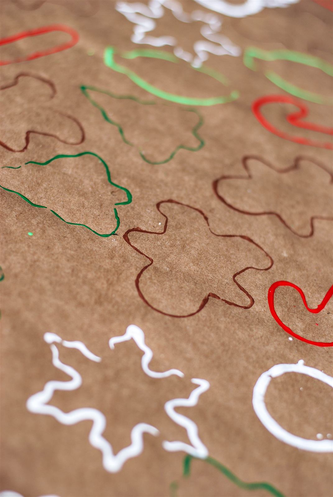 It’s Time for Craftmas: Kid Made Wrapping Paper!
