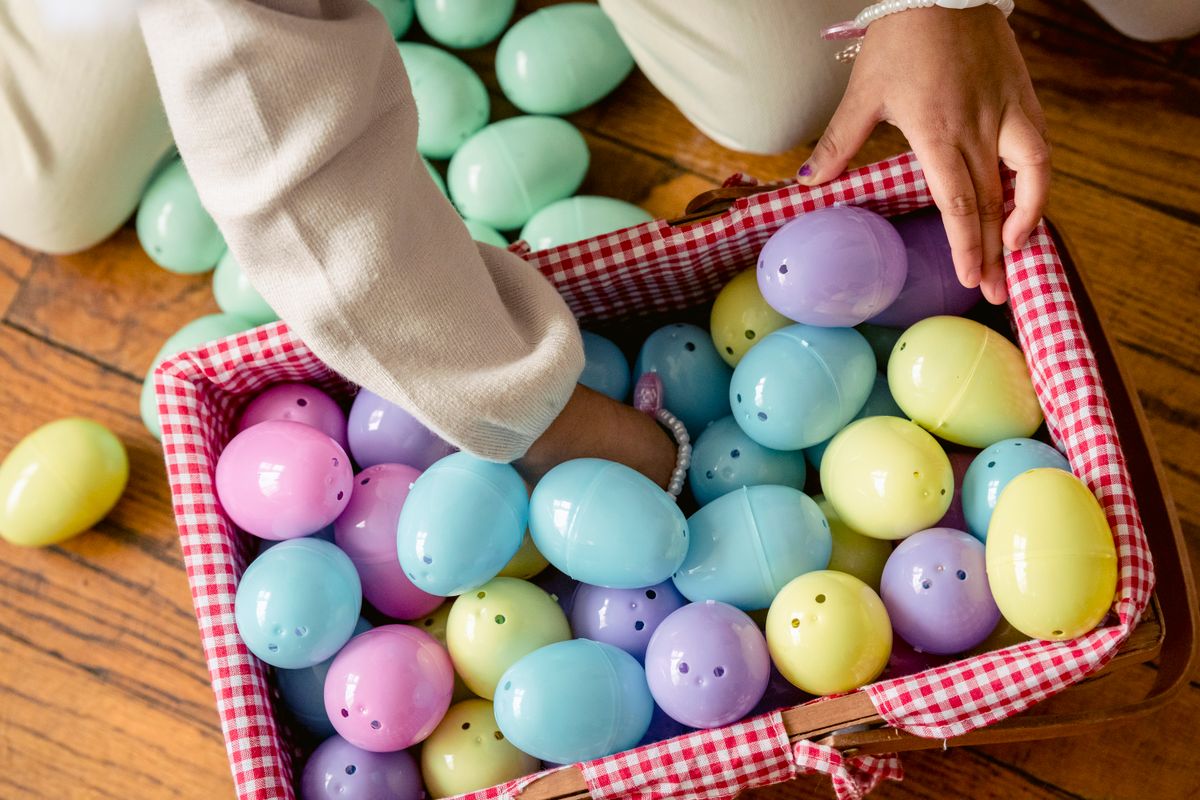 Printing with plastic eggs